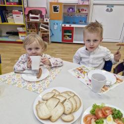 5fe2ac12 06b0 4f16 8a2c 122f4808b1ef