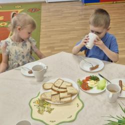 E2094f17 D807 4924 A9dc 8e5e919c6828