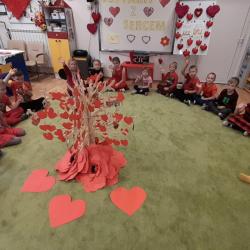 76298195 357d 48ba B180 F58d9225e368