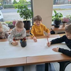 9f83ad47 6903 474f 8a7b 363e02da5d7d 1