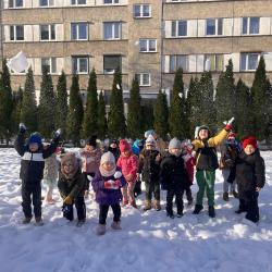 Jeżyki - Zabawy na śniegu 