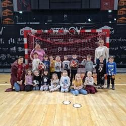 Wiewiórki odwiedziły kompleks sportowy 3mk Arena w Ostrowie Wielkopolskim 