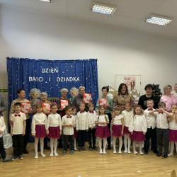 Jagódki występują dla Seniorów z Dziennego Domu 