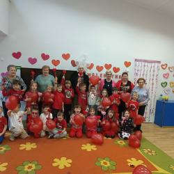 Walentynkowe spotkanie z Seniorami w grupie Wiewiórki 
